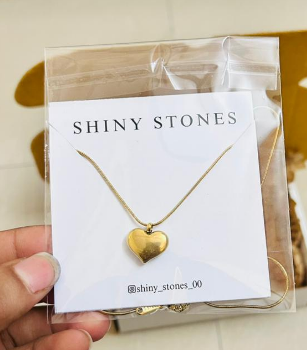 Mini heart pendant necklace