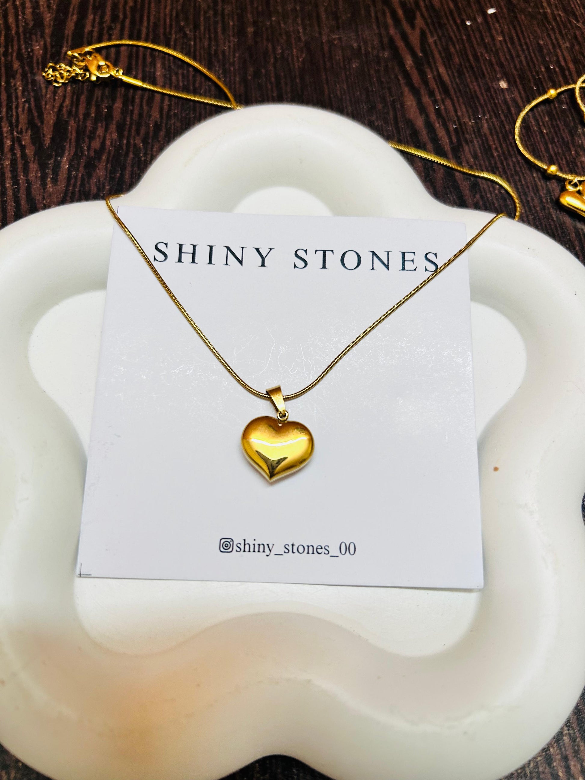 Mini heart pendant necklace