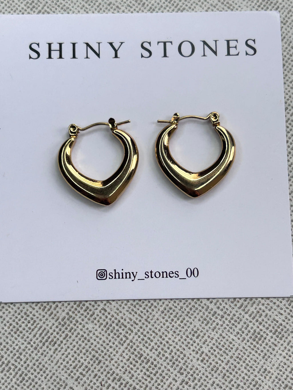 Hoops earrings